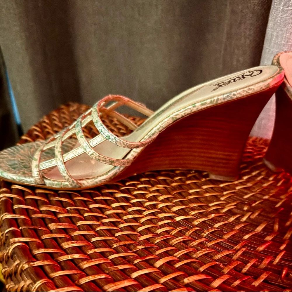 Chic Vintage Women's Wedge Sandals Carlos by Carlos Santana Cage Wedge Heel